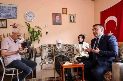 Vali S&ouml;zer, Şehit Ekrem Pehlivan&rsquo;ın ailesini ziyaret etti