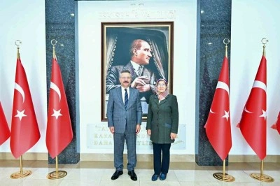 Valilik konutunu satıp okul yaptıran Vali Aksoy&rsquo;u mahallenin muhtarı ziyaret etti