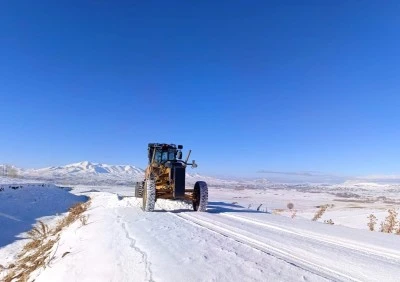 Van&rsquo;da Kar Alarmı: 206 Yerleşim Yerinin Yolu Ulaşıma Kapandı