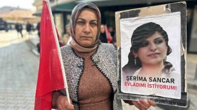 Vanlı anne: "Artık evlatlarımızı değil, silahları g&ouml;ms&uuml;nler"