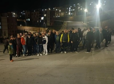 Vatandaşlar deprem konutları &ccedil;evresinde g&uuml;venlik tedbirlerinin artırılmasını istedi