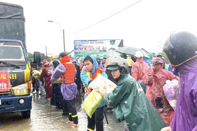 Vietnam'ın Orta Kesimlerinde Yaşanan Şiddetli Sellerde Ölü Sayısı 55'e Yükseldi