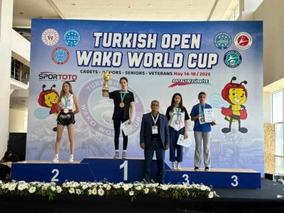 Kick boksta tarihi zafer