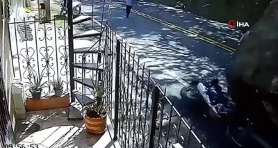 Yama&ccedil;tan kopan kayaların altından kalmaktan son anda kurtuldular