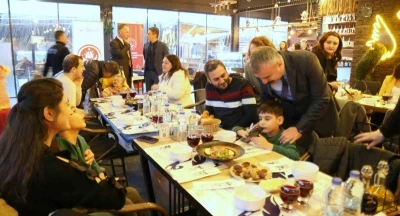 Gen&ccedil;ler iftarda bir araya geldi