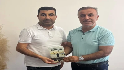 Yazar Mehmet Tanrıkulu'ndan Diyarbakır Olay Gazetesi'ne ziyaret