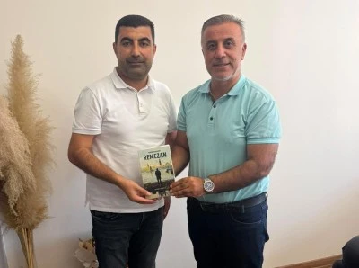 Yazar Mehmet Tanrıkulu'ndan Diyarbakır Olay Gazetesi'ne ziyaret