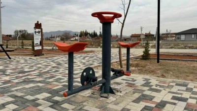 Yeni açılan park vandalların hedefi oldu