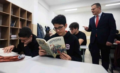 Yeni dönemin ilk dersini Vali Akbıyık verdi