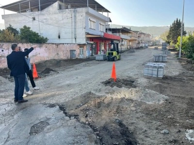 Yenipazar&rsquo;da yol ve kaldırım &ccedil;alışmaları s&uuml;r&uuml;yor