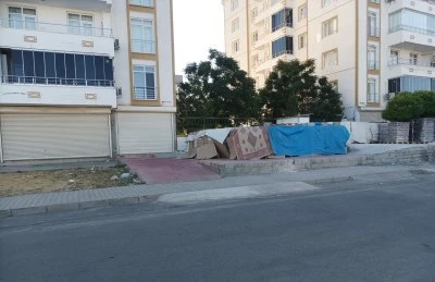 Yenişehir'de kaldırım işgal ettiği iddia edilen esnaf kendini savundu