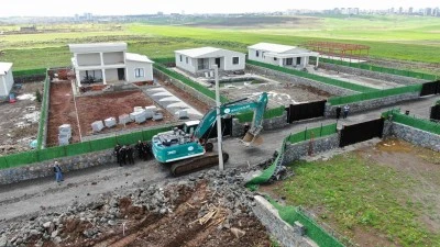 Yenişehir&rsquo;de Mera Alanındaki 13 Villa Yıkılıyor