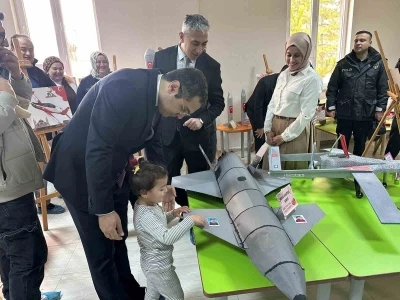 Yerli Malı Haftasında yerli savunma sanayi ürünlerinin maketlerini sergilediler