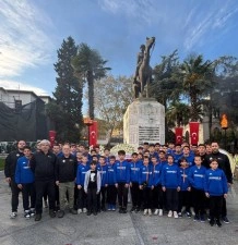 Yeşim Spor Kul&uuml;b&uuml;&rsquo;nden Ata&rsquo;ya saygı