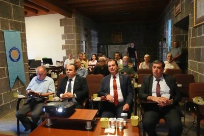 Yıkımın Ortasında Eğitimi S&uuml;rd&uuml;rme M&uuml;cadelesi