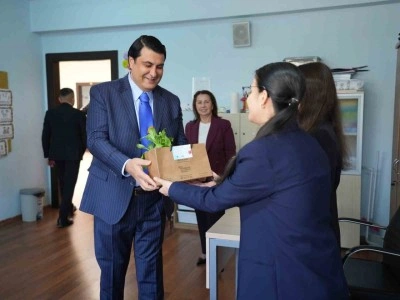 Yılmaz&rsquo;dan anlamlı ziyaret