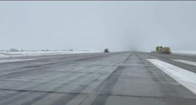 Yoğun Kar Yağışına Rağmen Diyarbakır Havalimanı Kısa S&uuml;rede U&ccedil;uşlara A&ccedil;ıldı