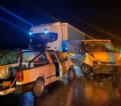 Pikap ile minib&uuml;s &ccedil;arpıştı: 1 kişi hayatını kaybetti