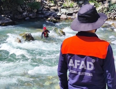 Yüksekova’da derenin sularında kaybolan vatandaşı arama çalışması yeniden başladı