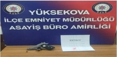 Yüksekova’da silah ve uyuşturucu ele geçirildi