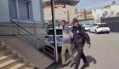 Y&uuml;reğir&rsquo;de 3 firari h&uuml;k&uuml;ml&uuml; gezerken yakalandı