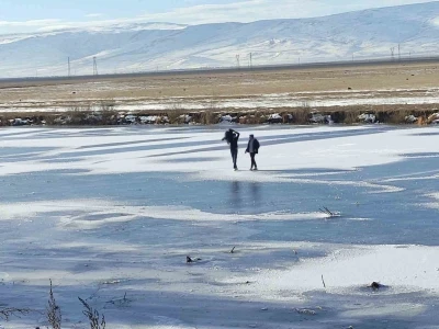 Y&uuml;zeyi tamamen dondu