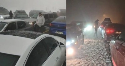 Yüzlerce araç Kartepe yolunda mahsur kaldı