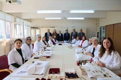 &rsquo;Zamanın ve Zarafetin İzinde Niğde&rsquo; sergisi i&ccedil;in hazırlıklar s&uuml;r&uuml;yor