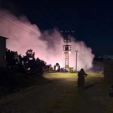 Zeytinlik alanda çıkan yangın büyümeden kontrol altına alındı