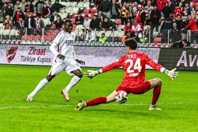 Ziraat T&uuml;rkiye Kupası: Samsunspor: 2 - Ey&uuml;pspor: 1