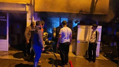 İş yeri &ccedil;ıkan yangında kullanılmaz hale geldi