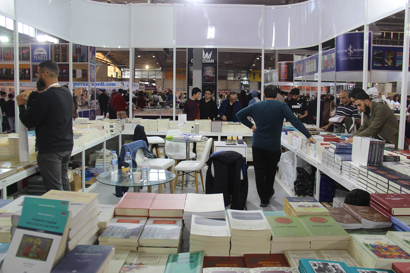 Sosyal Medya, Gençlerin Değerlerini Tehdit Ediyor