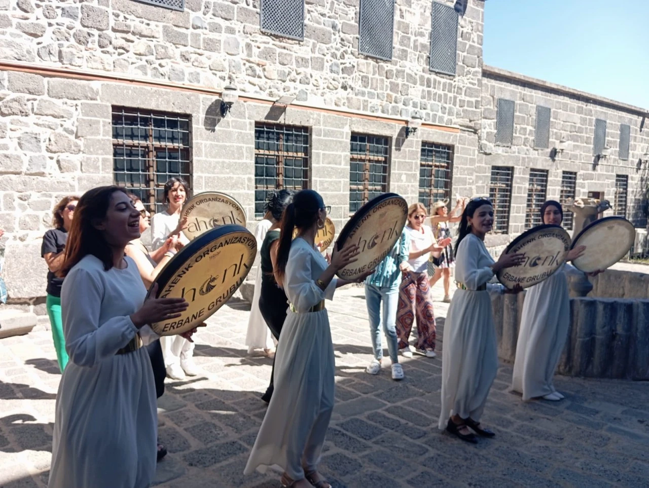 Diyarbakır’da Tarihi Atmosferde Sanat Buluşması