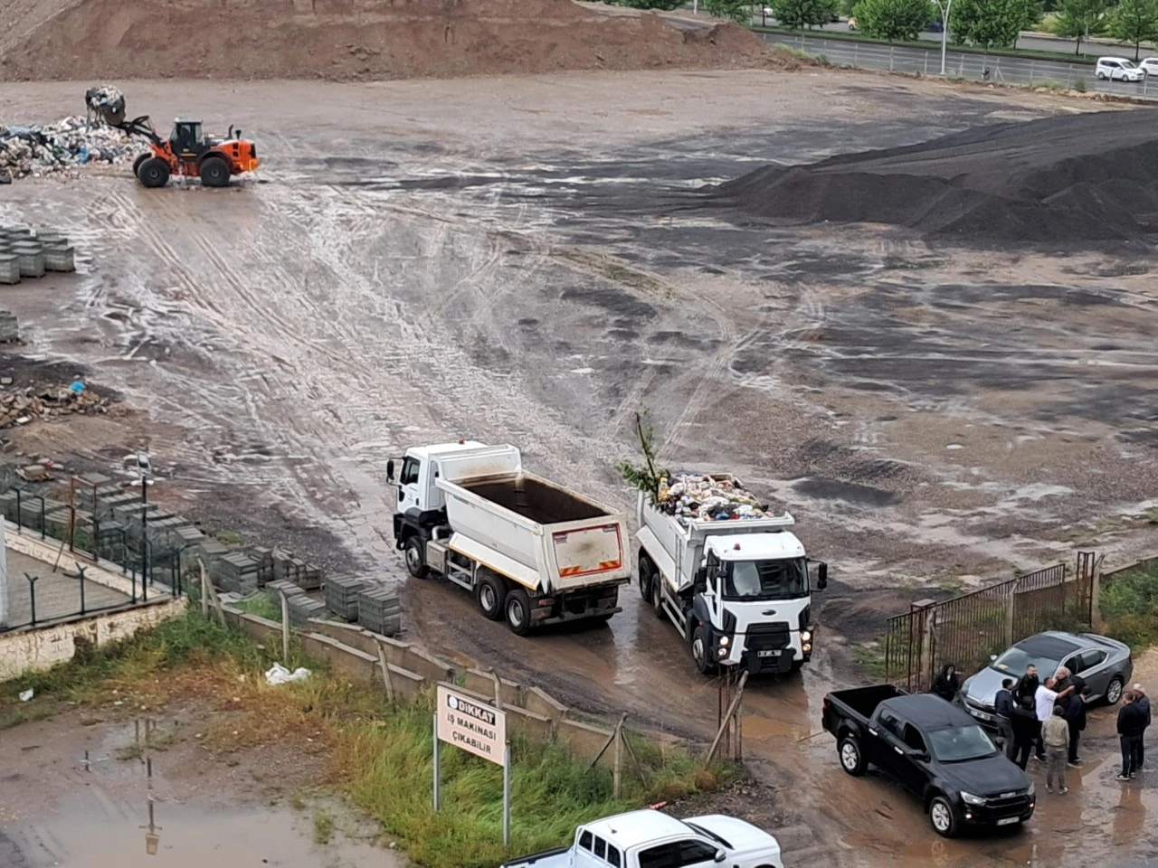 Diyarbakır'da şehir merkezinde çöp tartışması