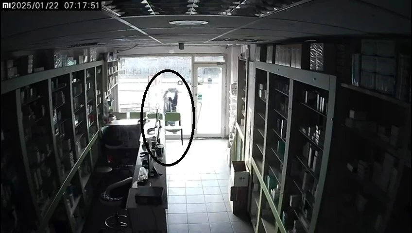 Diyarbakır’da Ambulans saldırganı Bu Kez Bir Eczaneyi Hedef Aldı