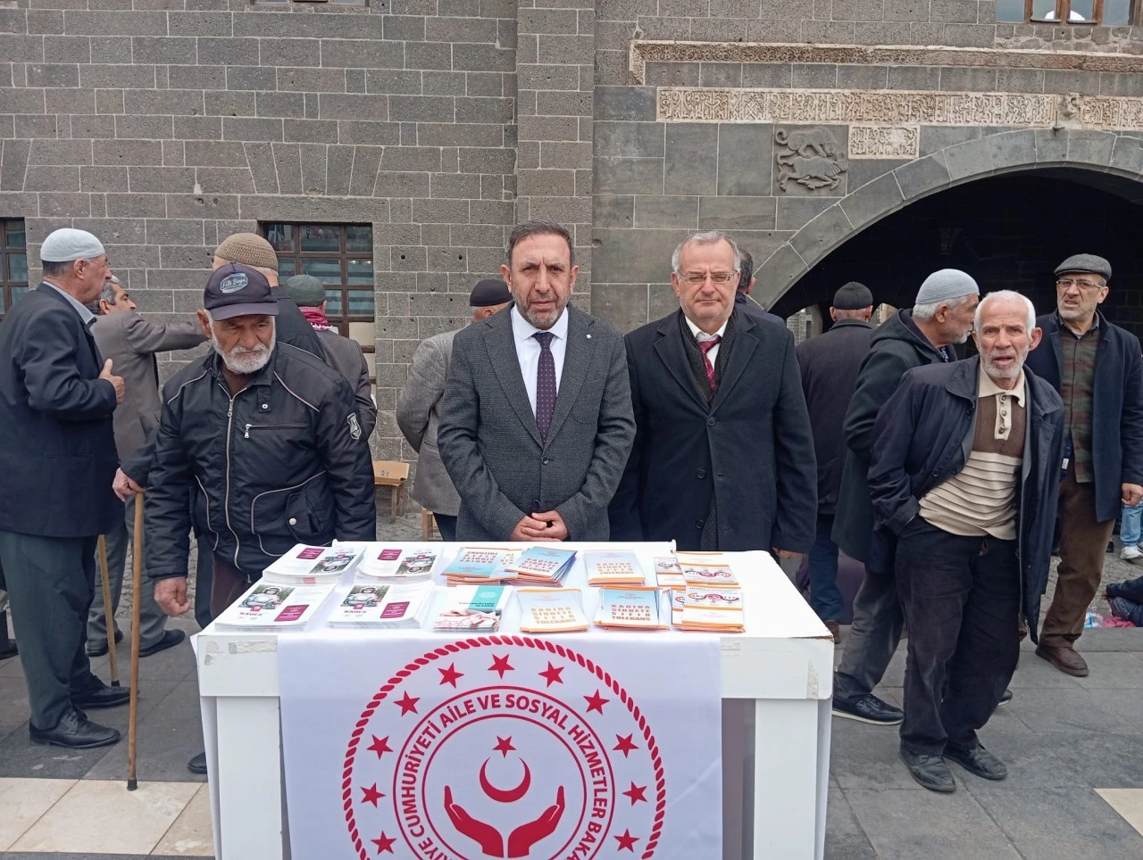 Diyarbakır&rsquo;da 8 Mart &ouml;ncesi farkındalık etkinliği