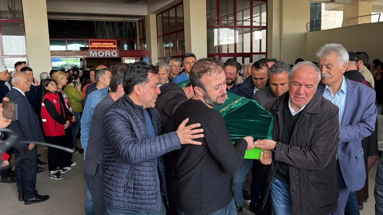 Okul Saldırısında Hayatını Kaybedenler Son Yolculuğuna Uğurlanıyor