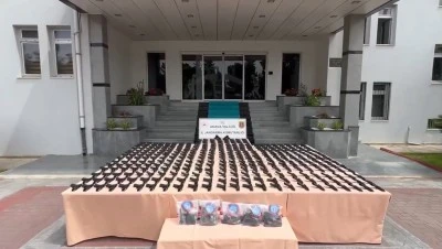 Binlerce Ka&ccedil;ak Silah Ele Ge&ccedil;irildi