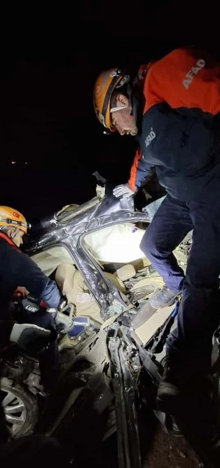 Diyarbakır Bismil Karayolunda Zincirleme Kaza: 3 Ölü, 7 Yaralı