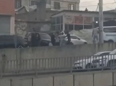 Diyarbakır&rsquo;da 3 kişinin &ouml;ld&uuml;ğ&uuml; silahlı kavga anı kamerada