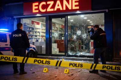 Diyarbakır'da Eczaneye Gece Silahlı Saldırı