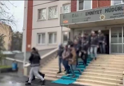 Diyarbakır&rsquo;da Galeri G&ouml;r&uuml;n&uuml;ml&uuml; Yapıya Darbe 6 Tutuklama