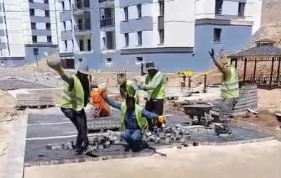 Diyarbakır'da İşçiler 1 Mayıs'ı Hem Çalışarak Hem Halayla Kutladı