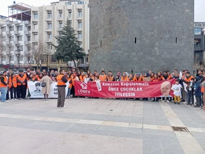 Diyarbakır&rsquo;da L&Ouml;SEV g&ouml;n&uuml;ll&uuml;lerinden Dağkapı meydanı&rsquo;nda