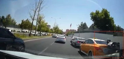 Diyarbakır&rsquo;da motosiklet kazası kamerada