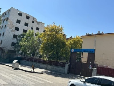 Diyarbakır’da okul yanındaki yıkım velileri tedirgin etti