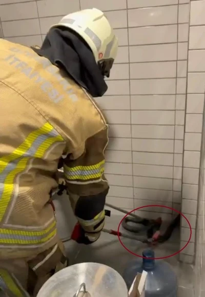 Diyarbakır&rsquo;da petrol istasyonunda korkutan s&uuml;rpriz
