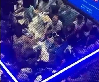 Diyarbakır&rsquo;da Teknoloji Mağazası A&ccedil;ılışında İndirim İzdihamı