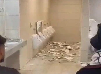 Diyarbakır Stadyumu&rsquo;nda tepki &ccedil;eken g&ouml;r&uuml;nt&uuml;ler: Tuvaletler kullanılamaz hale geldi