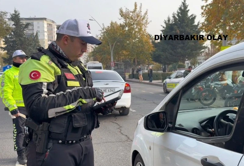 Diyarbakır&rsquo;da &lsquo;Şahin Trafik&rsquo; Ekiplerinden Eş Zamanlı Denetim